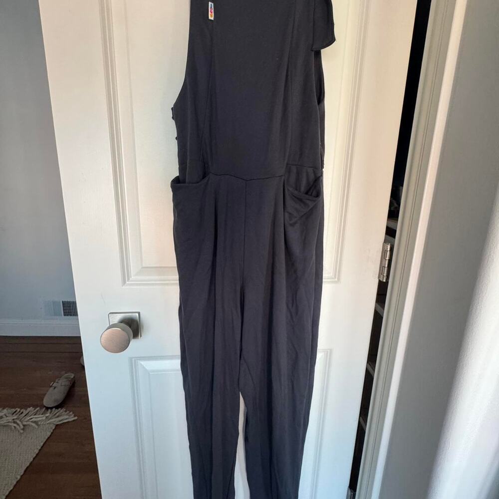 Grey snuy jumpsuit super